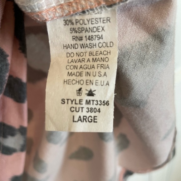 EUC CY Animal Print Short Sleeve Shirt Size Large - Picture 3 of 3